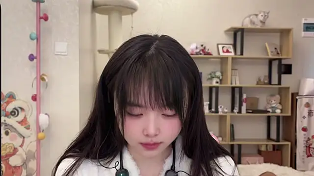 Snapshot of Chenjing0 chatting on 12/22/25, 04:23 Chenjing0 online show from 12/22/25, 04:23