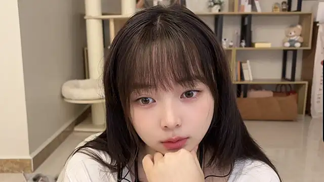 Chenjing0 online show from 10/12/25, 02:57