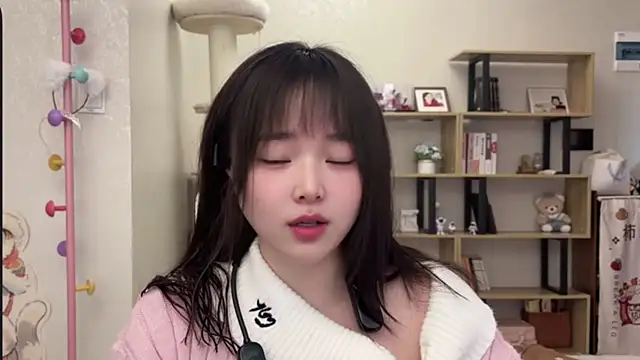 Chenjing0 online show from 11/30/25, 04:13