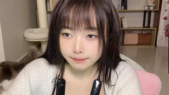 Chenjing0 online show from 10/09/25, 02:45