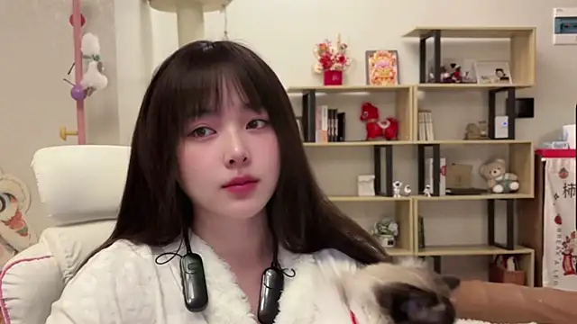 Snapshot of Chenjing0 chatting on 02/16/26, 01:21 Chenjing0 online show from 02/16/26, 01:21