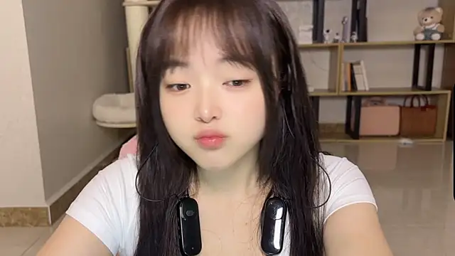 Chenjing0 online show from 10/07/25, 02:23