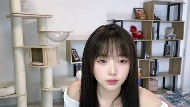 Chenjing0 online show from 04/23/26, 02:40