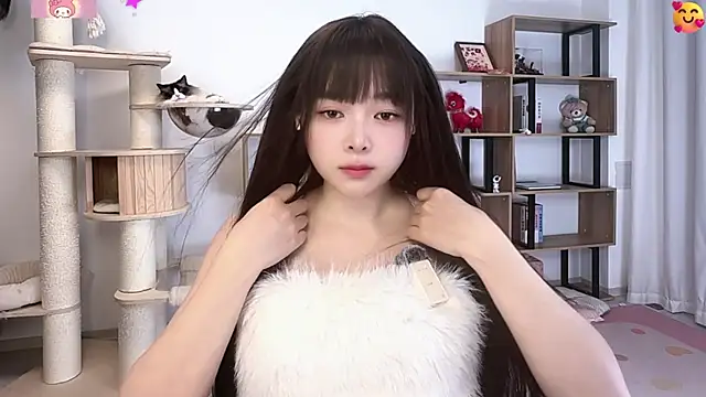 Snapshot of Chenjing0 chatting on 07/19/26, 12:35 Chenjing0 online show from 07/19/26, 12:35