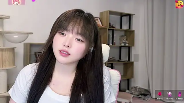 Snapshot of Chenjing0 chatting on 06/10/26, 12:17 Chenjing0 online show from 06/10/26, 12:17