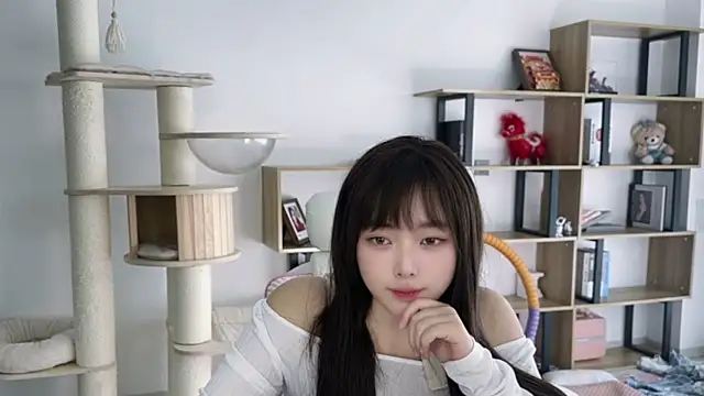 Chenjing0 online show from 04/25/26, 04:48