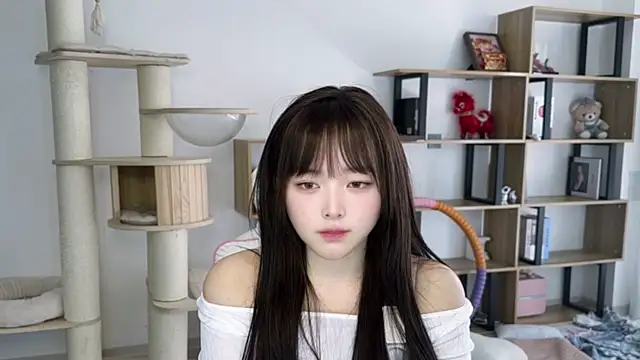 Chenjing0 online show from 04/24/26, 04:47
