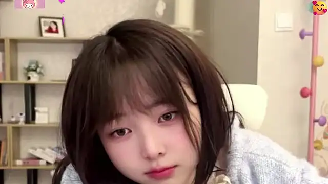 Chenjing0 online show from 06/02/26, 07:19