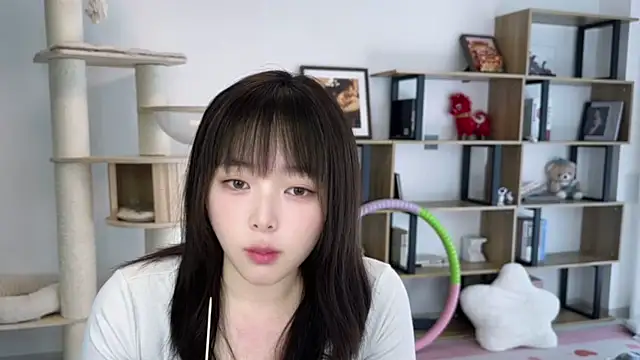 Chenjing0 online show from 04/15/26, 05:46