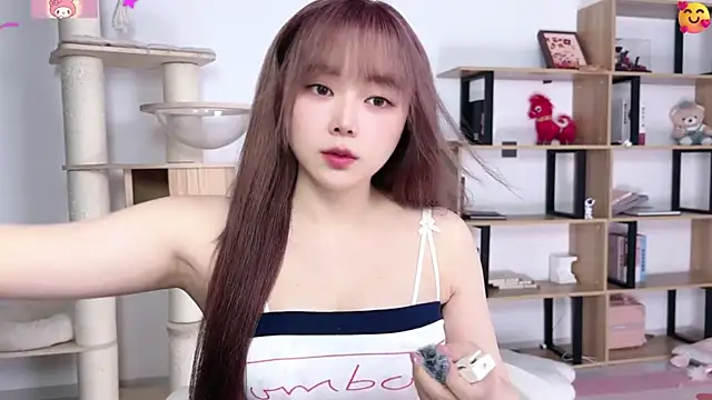 Snapshot of Chenjing0 chatting on 06/23/26, 12:36 Chenjing0 online show from 06/23/26, 12:36