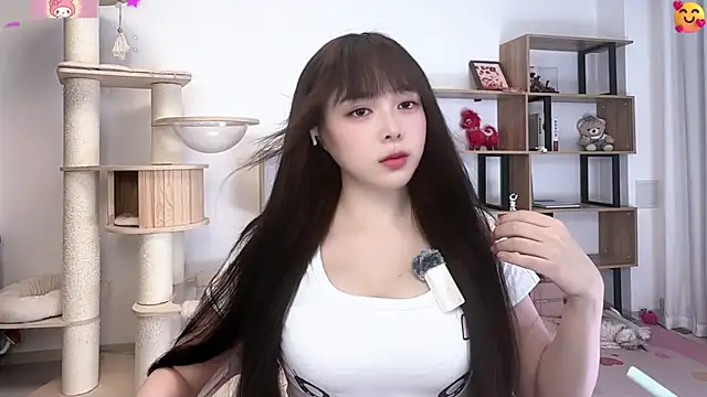 Snapshot of Chenjing0 chatting on 07/16/26, 12:24 Chenjing0 online show from 07/16/26, 12:24