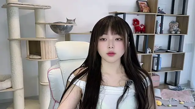 Chenjing0 online show from 05/05/26, 07:33