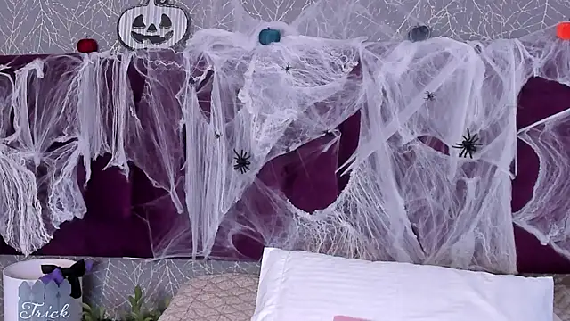 LiaCathaleya online show from 10/11/25, 08:21