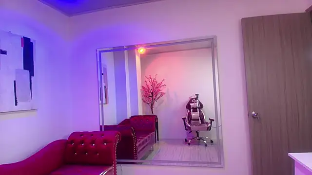 Katiie amber online show from 01/07/25, 10:19