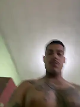 TiagopirocudoMG online show from 04/15/26, 05:17