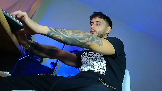 XanderCage99 online show from 11/11/25, 01:06