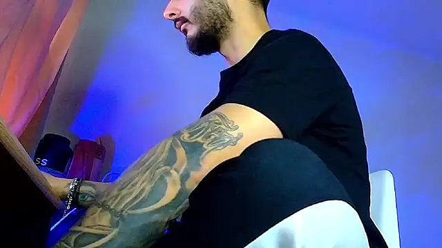 XanderCage99 online show from 12/18/25, 08:19