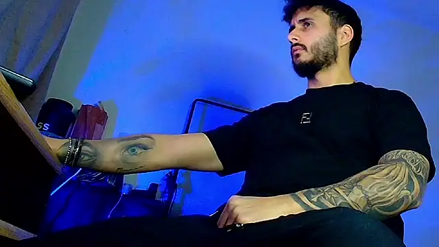 XanderCage99 online show from 12/18/25, 08:23