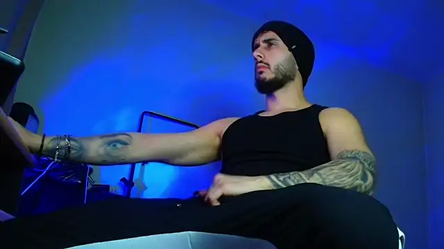 XanderCage99 online show from 04/01/26, 12:13