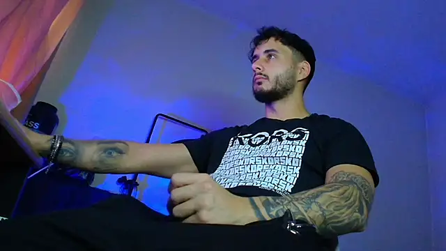 XanderCage99 online show from 11/12/25, 09:35