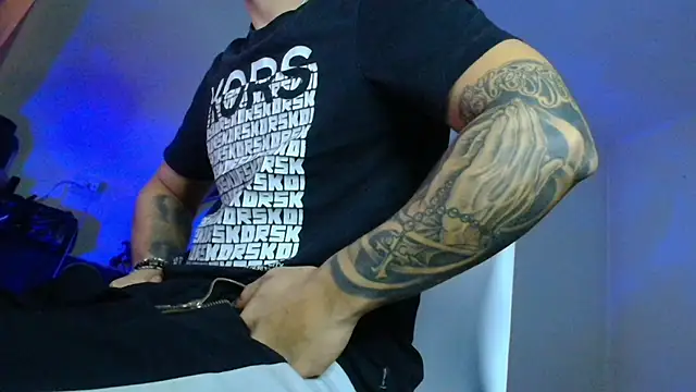 XanderCage99 online show from 11/15/25, 07:56