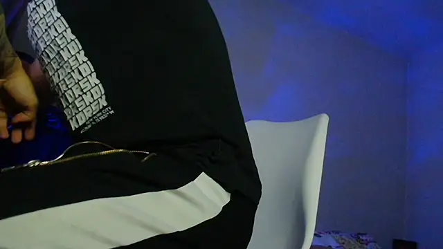 XanderCage99 online show from 11/13/25, 03:54