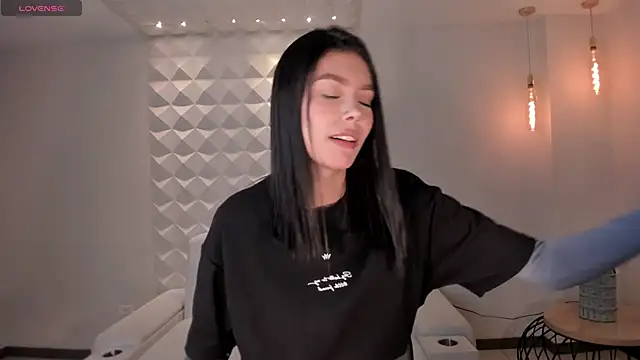 NiaSalvatore online show from 02/01/26, 05:22