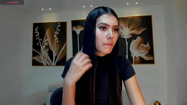 NiaSalvatore online show from 03/02/25, 11:41