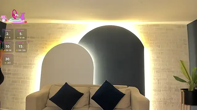 NiaSalvatore online show from 11/24/25, 07:03