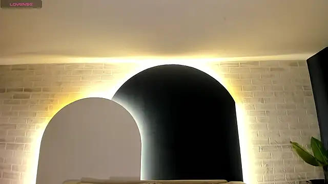 NiaSalvatore online show from 09/20/25, 03:50