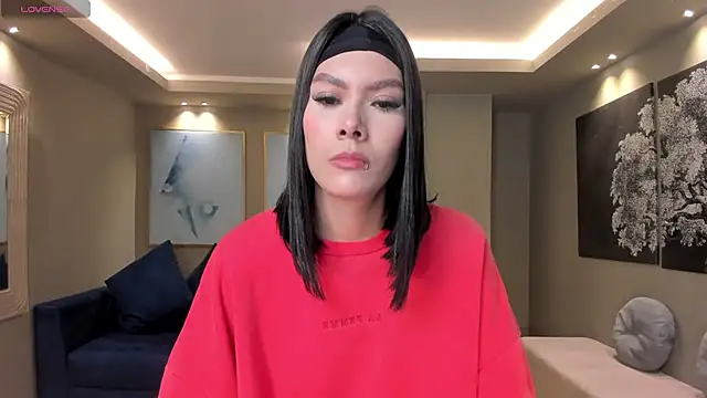 NiaSalvatore online show from 10/10/25, 06:53