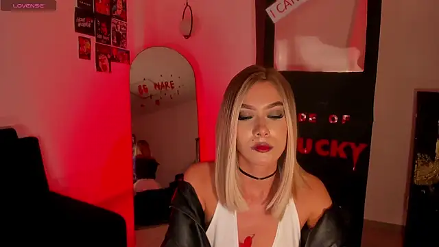 NiaSalvatore online show from 10/24/25, 10:20