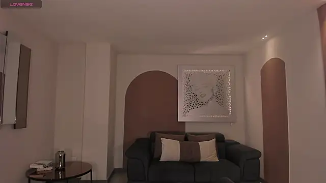 NiaSalvatore online show from 01/13/26, 06:34