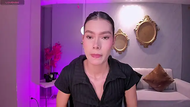 NiaSalvatore online show from 03/17/26, 02:58