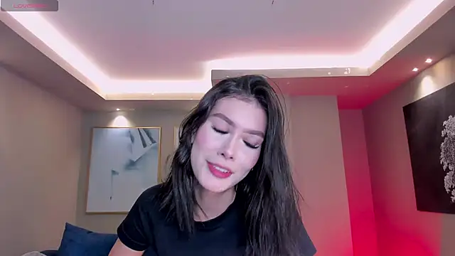 NiaSalvatore online show from 11/29/25, 05:13