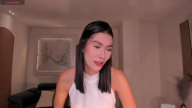 NiaSalvatore online show from 04/12/26, 05:05