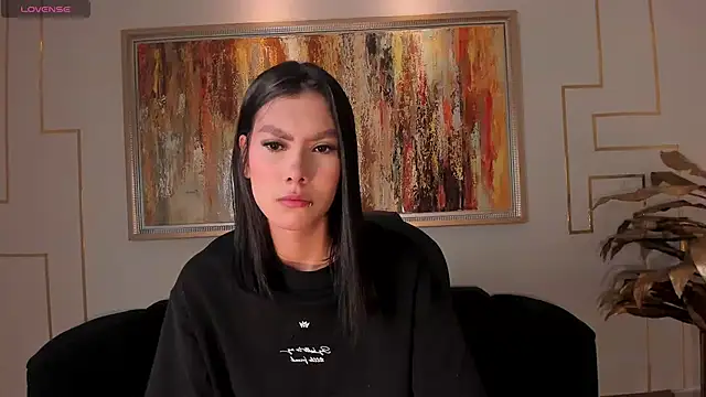 NiaSalvatore online show from 11/19/25, 11:21