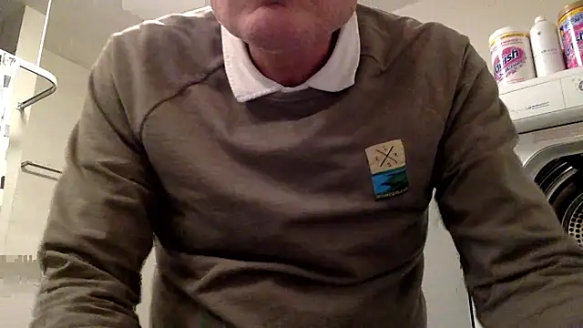 Snapshot of Parleg2 chatting on 01/11/26, 06:15 Parleg2 online show from 01/11/26, 06:15