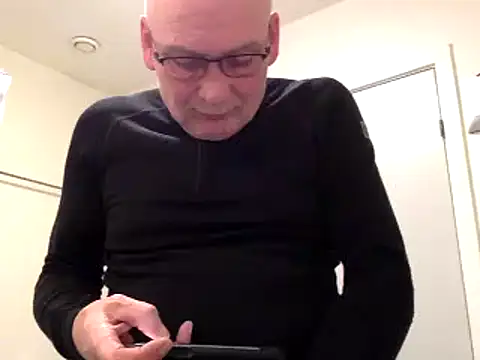 Snapshot of Parleg2 chatting on 02/11/26, 06:41 Parleg2 online show from 02/11/26, 06:41