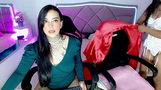 Carolaine01 online show from 12/20/25, 02:20