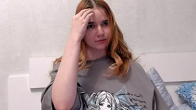 Snapshot of lia_lovelly chatting on 02/08/25, 04:03 lia lovelly online show from 02/08/25, 04:03