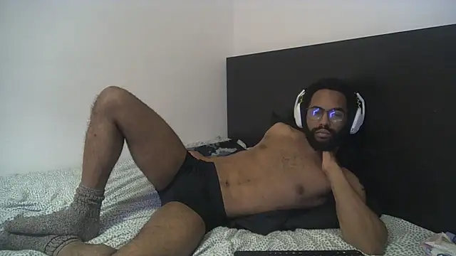 Snapshot of kevi_cocks chatting on 02/07/25, 10:52 kevi cocks online show from 02/07/25, 10:52