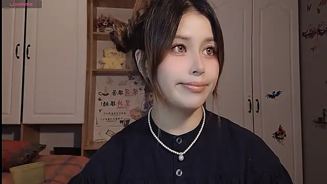 Snapshot of Lucky-xiuxiu chatting on 02/21/25, 01:11 Lucky-xiuxiu online show from 02/21/25, 01:11