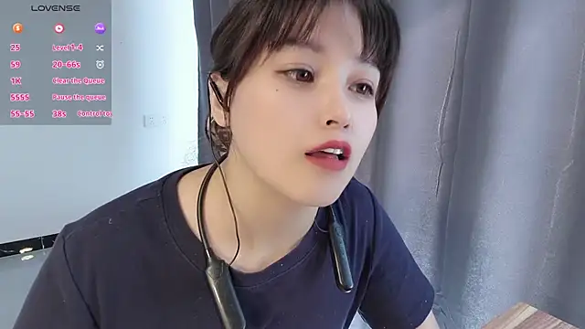 Lucky-xiuxiu online show from 10/25/25, 02:11