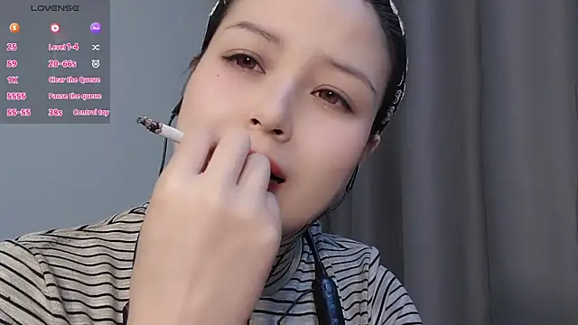 Lucky-xiuxiu online show from 12/04/25, 03:11