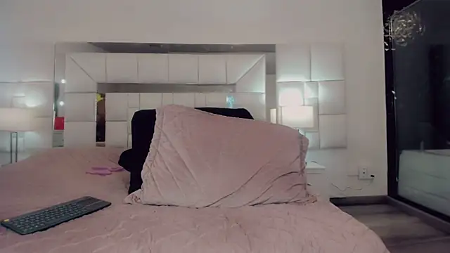 Gisele fox online show from 03/09/25, 01:46