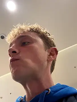 Snapshot of verici34 chatting on 10/25/25, 07:40 verici34 online show from 10/25/25, 07:40