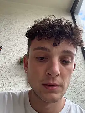 Snapshot of verici34 chatting on 10/13/25, 06:59 verici34 online show from 10/13/25, 06:59