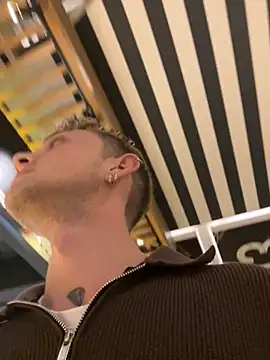 Snapshot of verici34 chatting on 11/24/25, 03:34 verici34 online show from 11/24/25, 03:34