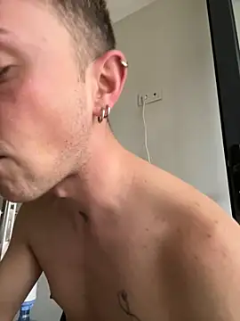 Snapshot of verici34 chatting on 11/23/25, 07:07 verici34 online show from 11/23/25, 07:07